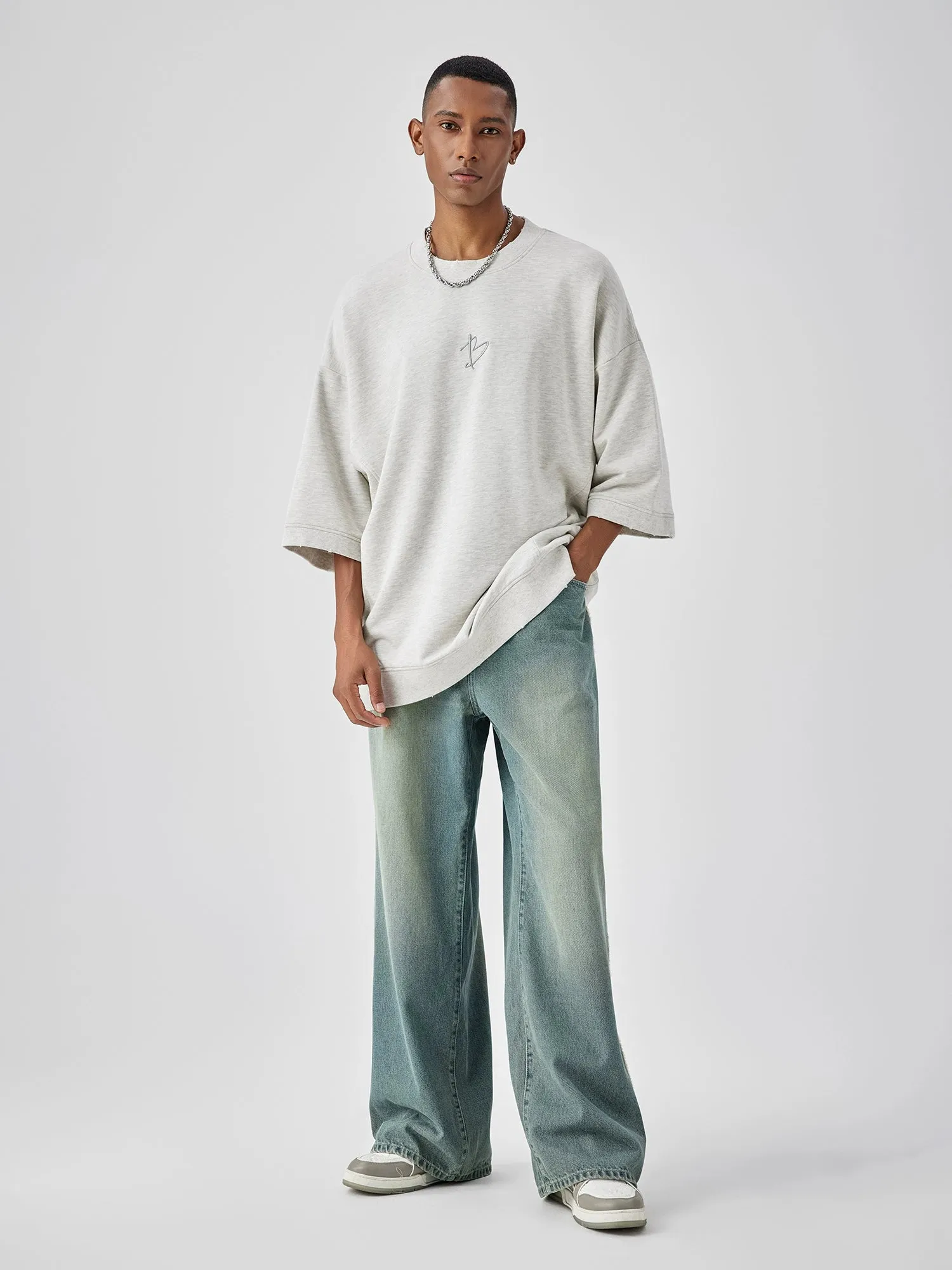 Casual Wide-Leg Denim Jeans With Distressed Wash And Frayed Hem