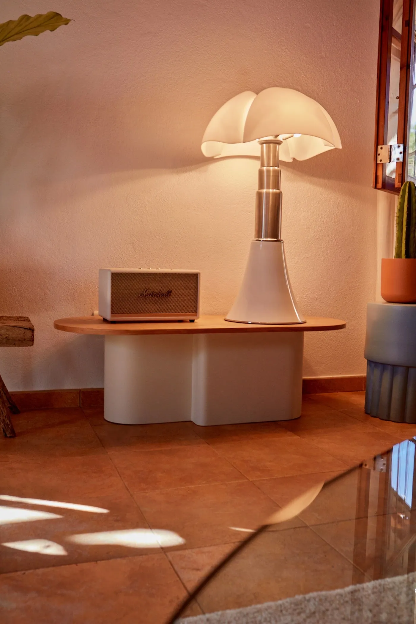Looi Coffee Table