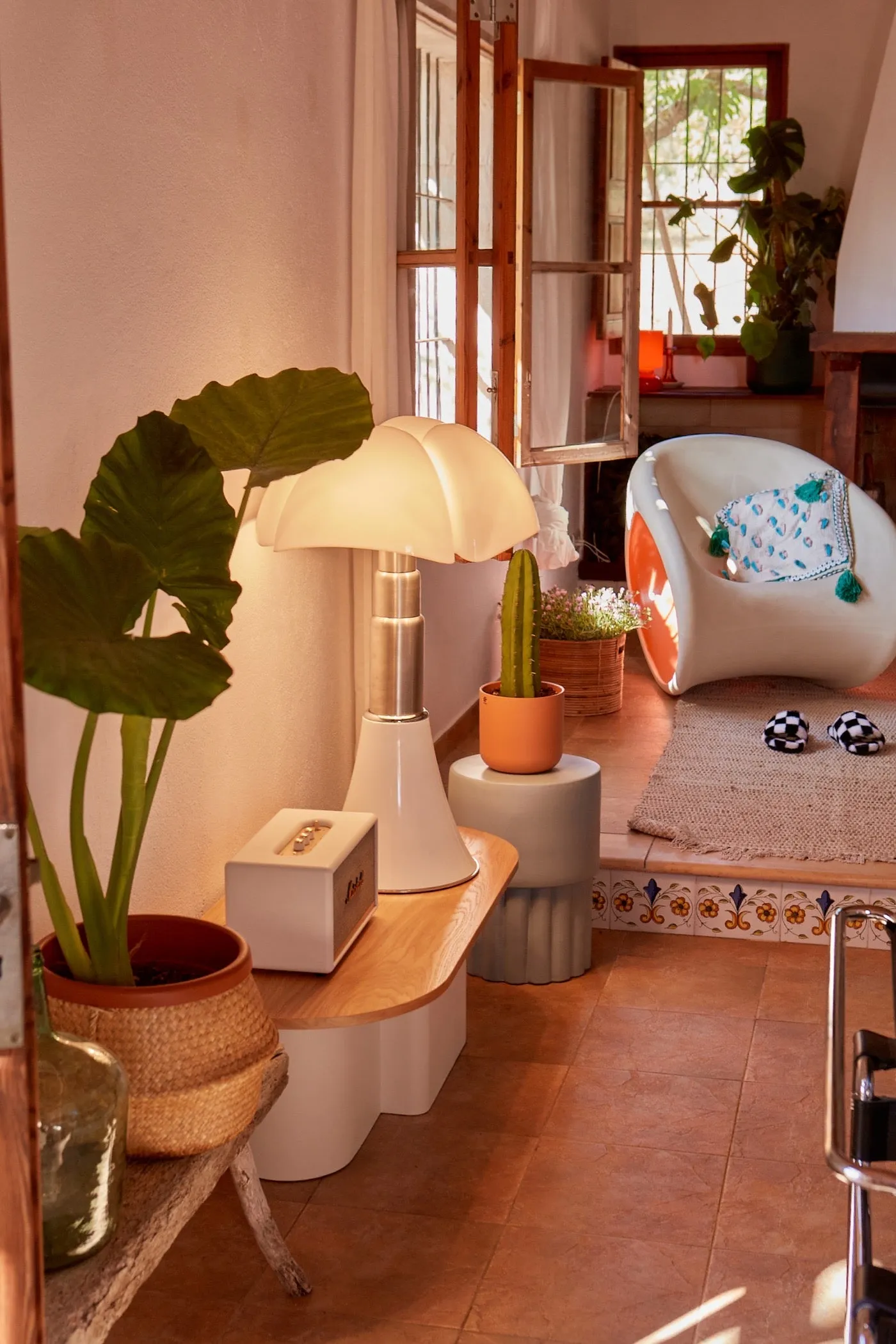 Looi Coffee Table