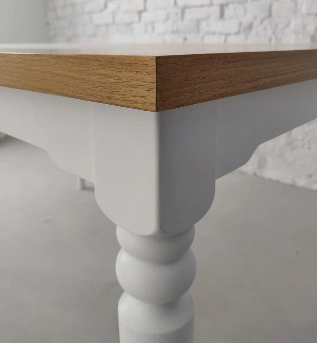 Nata Dining Table