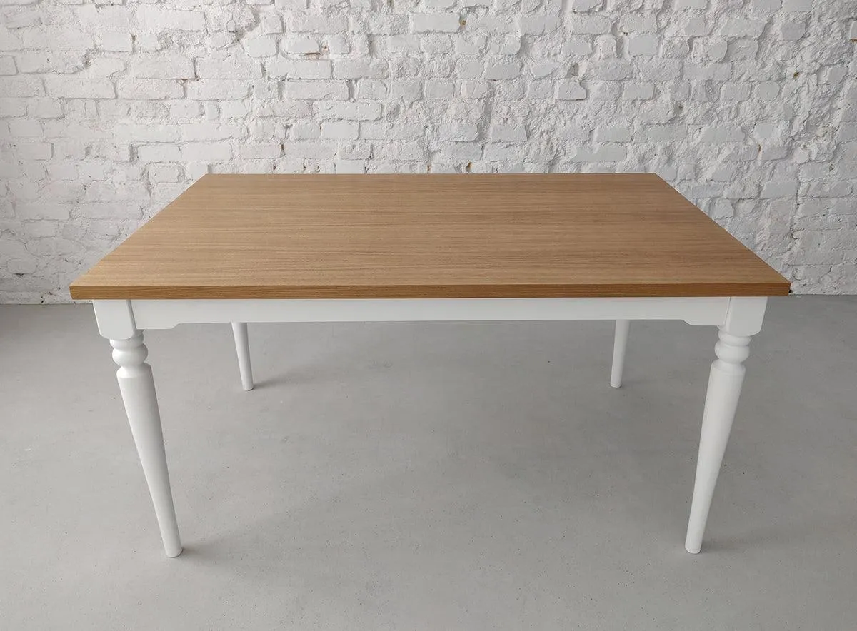 Nata Dining Table
