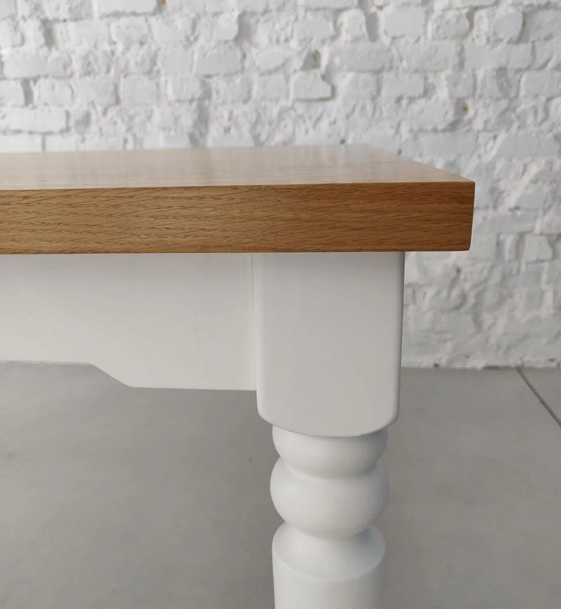 Nata Dining Table