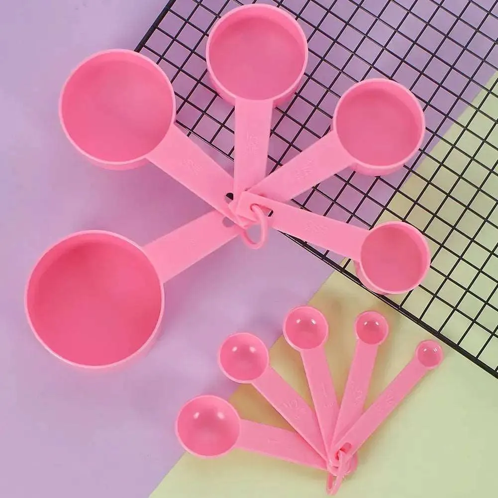 Plastic Measuring Cups Set