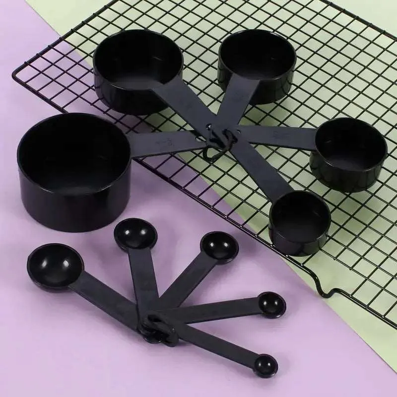 Plastic Measuring Cups Set