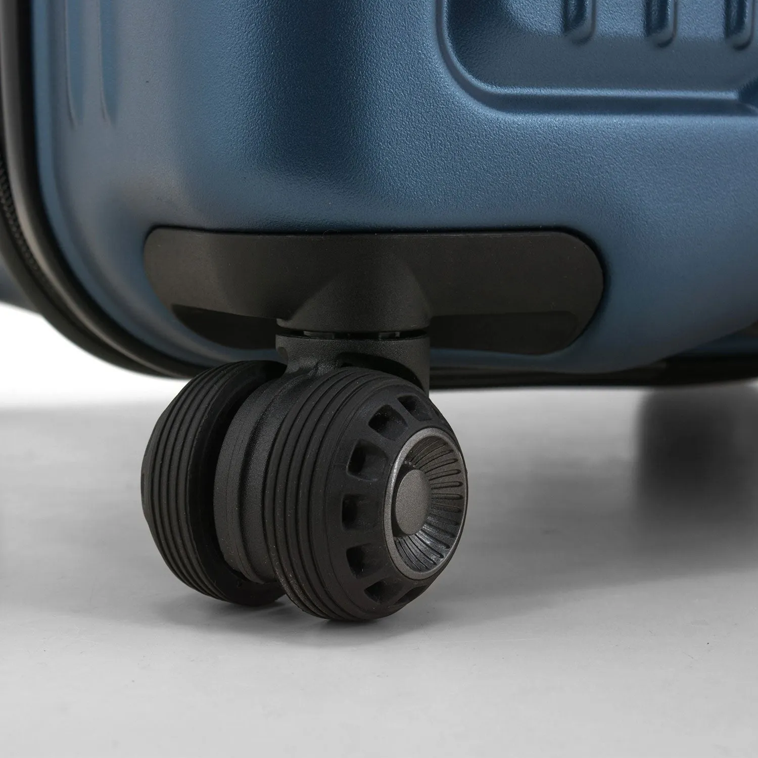 Ultimax II Medium Trunk
